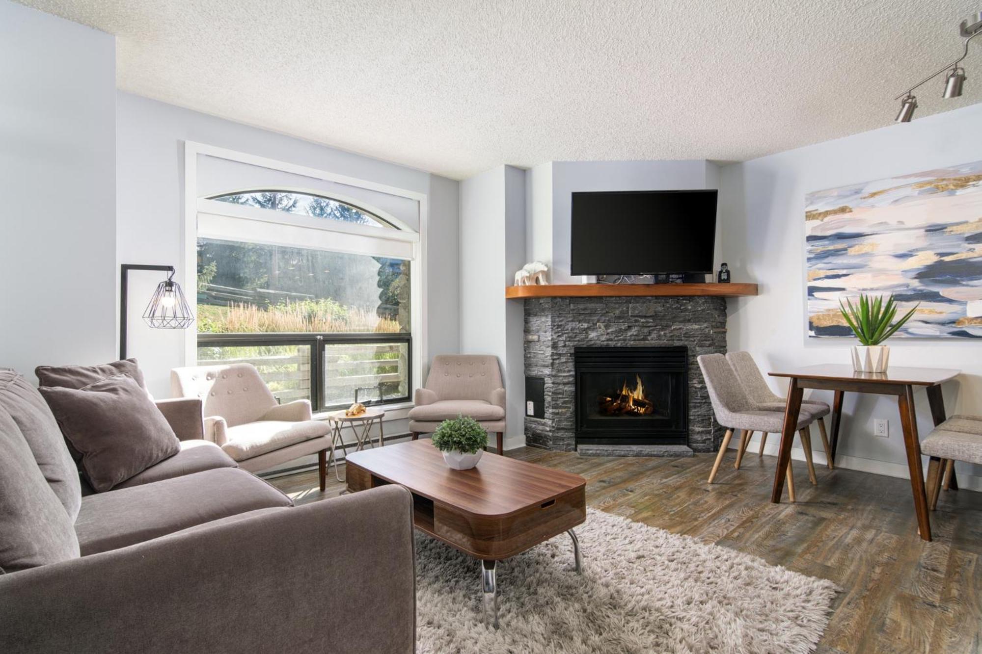 Luxury 2-bed Village