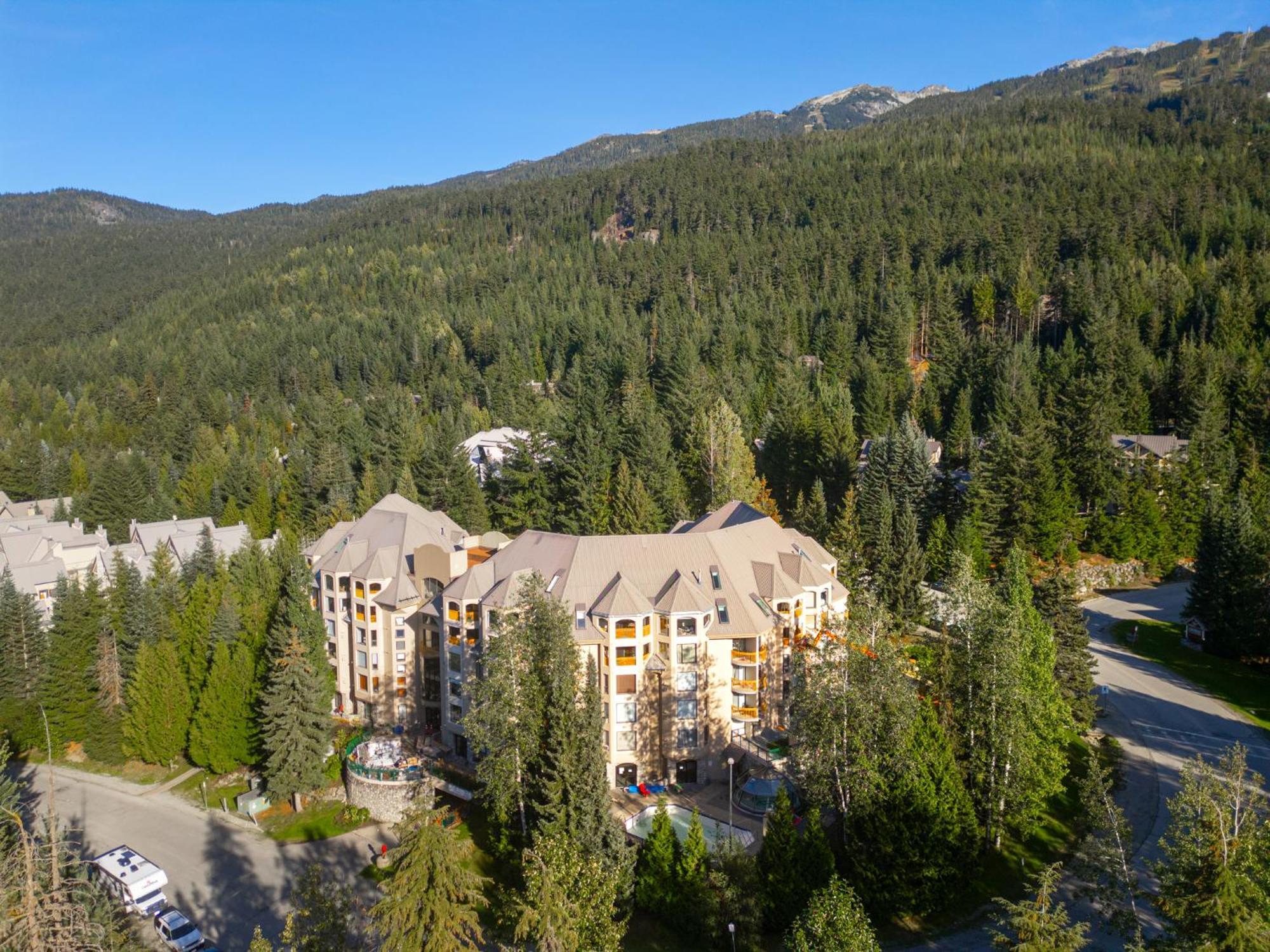 Luxury 2-bed Village Whistler