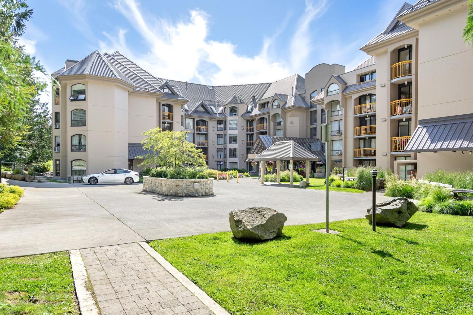 Luxury 2-bed Village Apartamento *